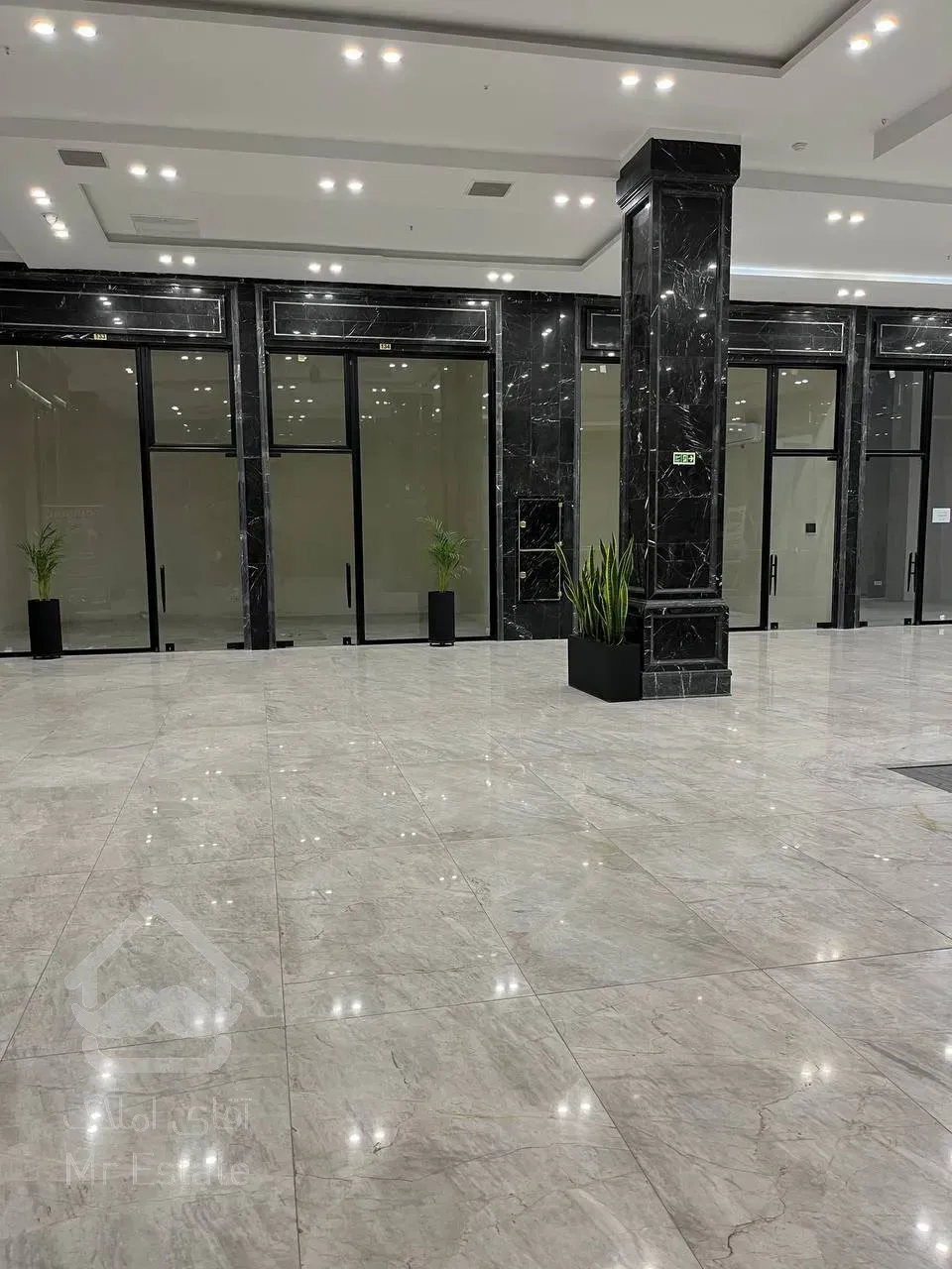 فروش اقساطی واحد تجاری در رونیکا مال/پاخور عالی