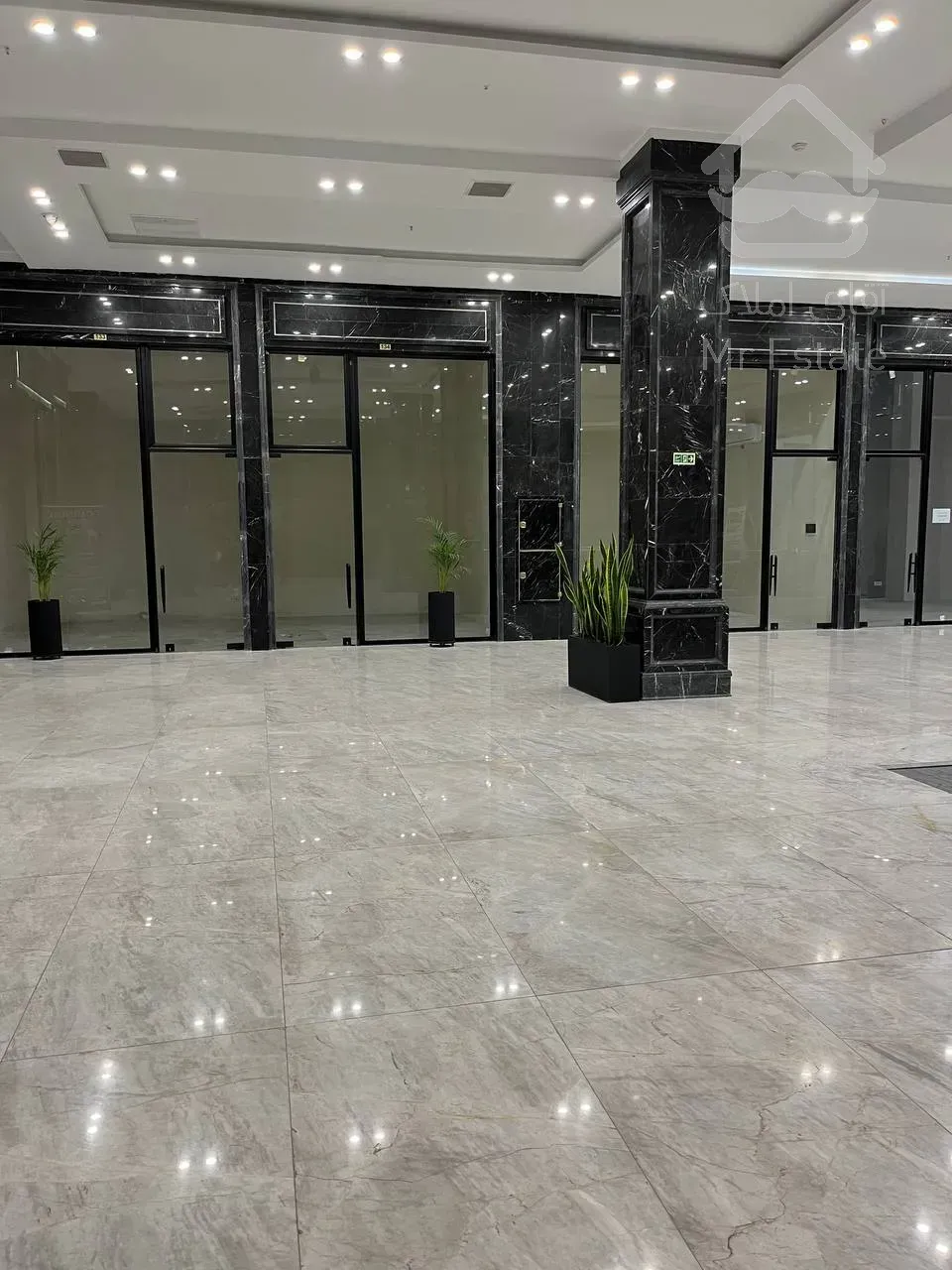 فروش اقساطی واحد تجاری در رونیکا مال/پاخور عالی