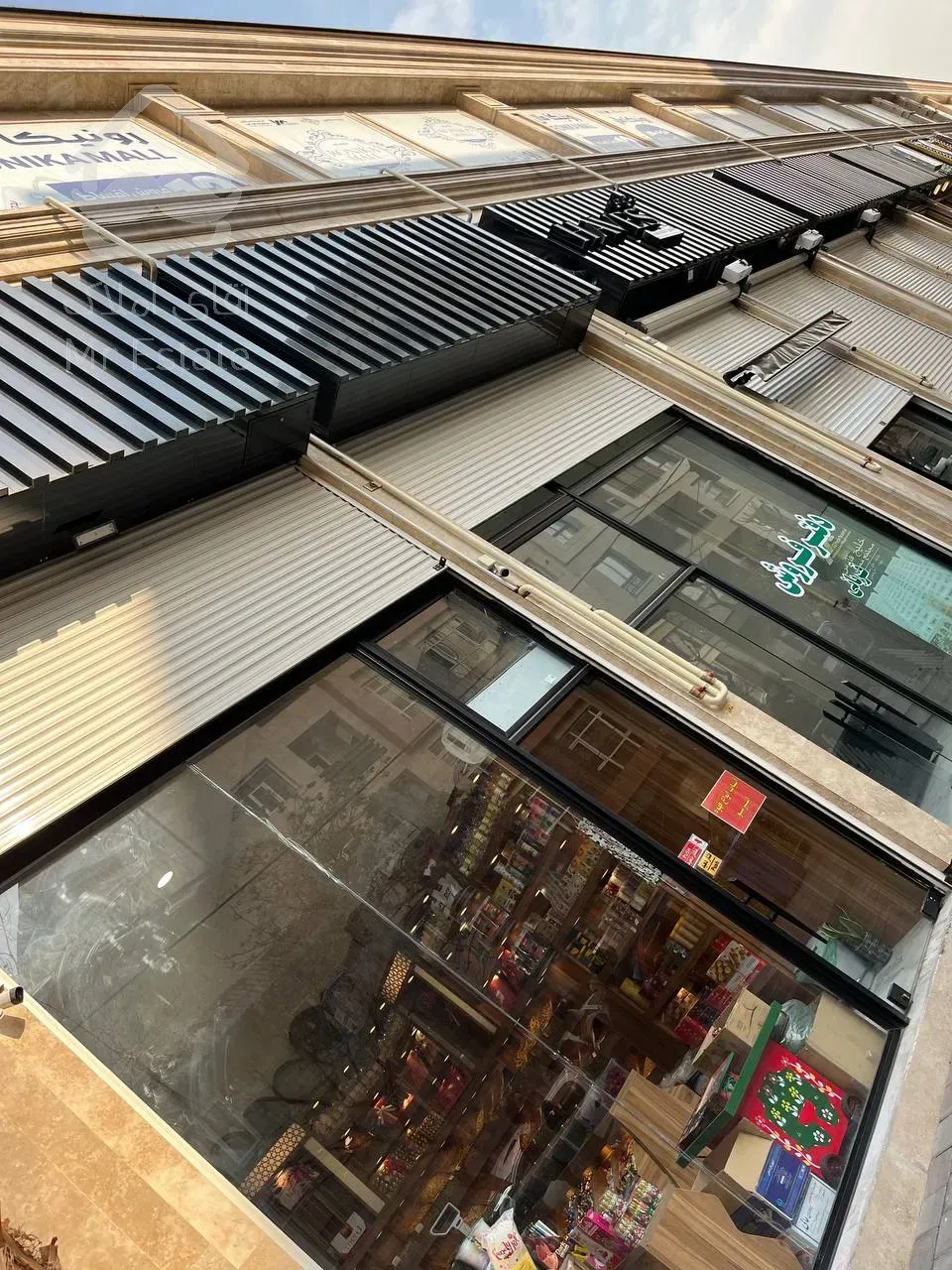 فروش اقساطی واحد تجاری در رونیکا مال/پاخور عالی