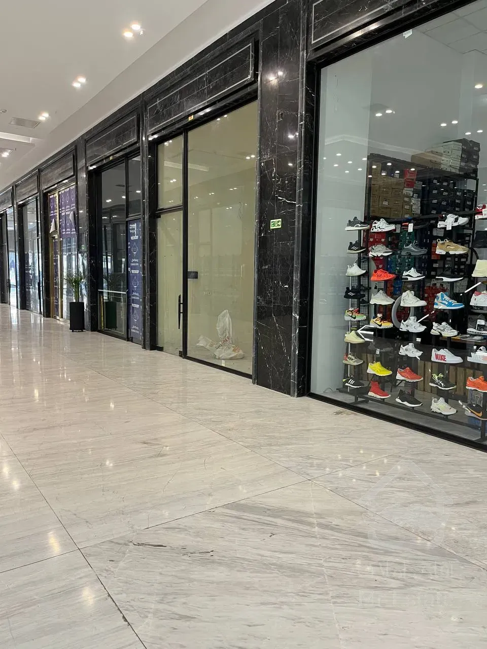 فروش اقساطی واحد تجاری در رونیکا مال/پاخور عالی