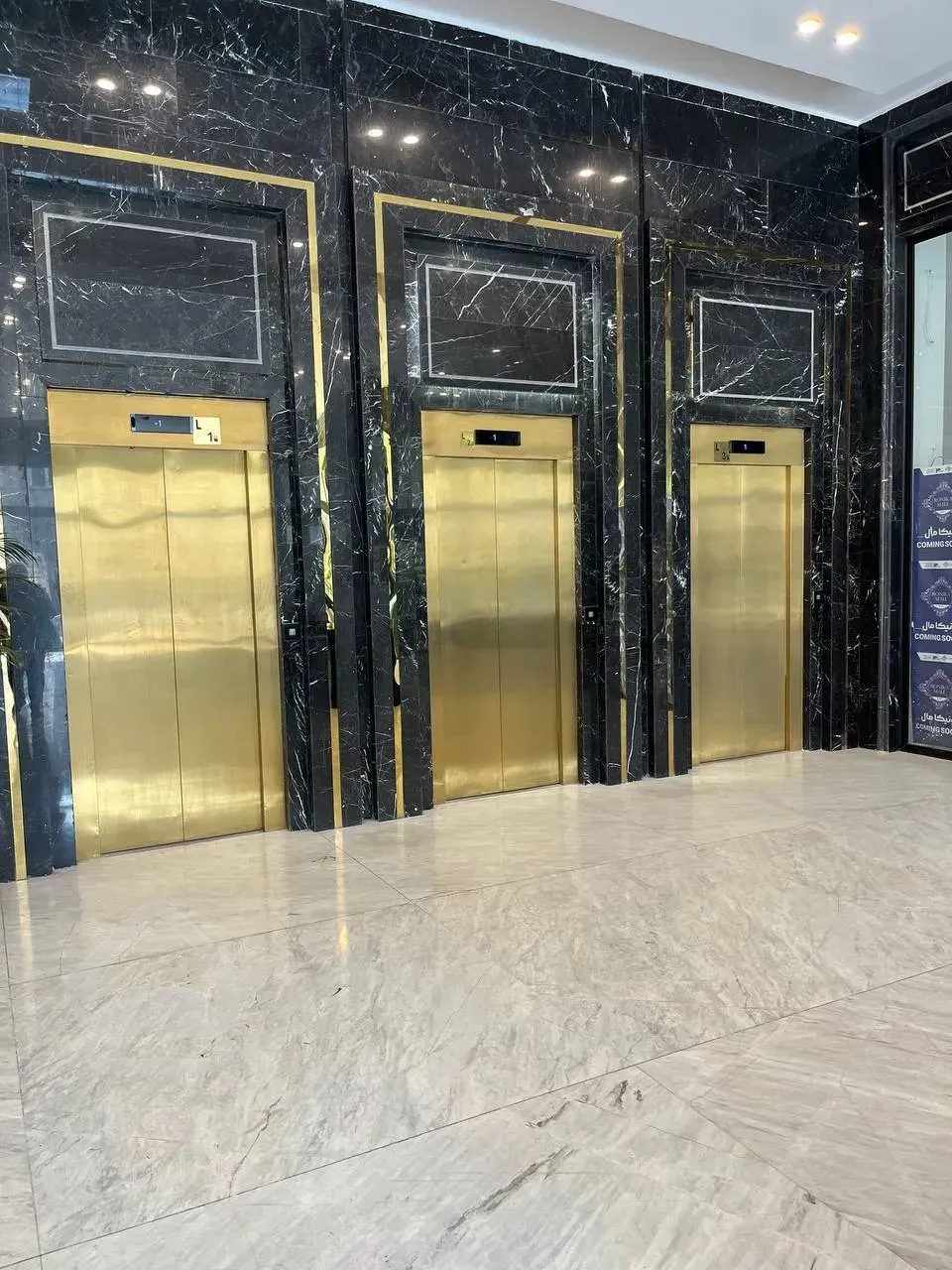 فروش اقساطی واحد تجاری در رونیکا مال/پاخور عالی