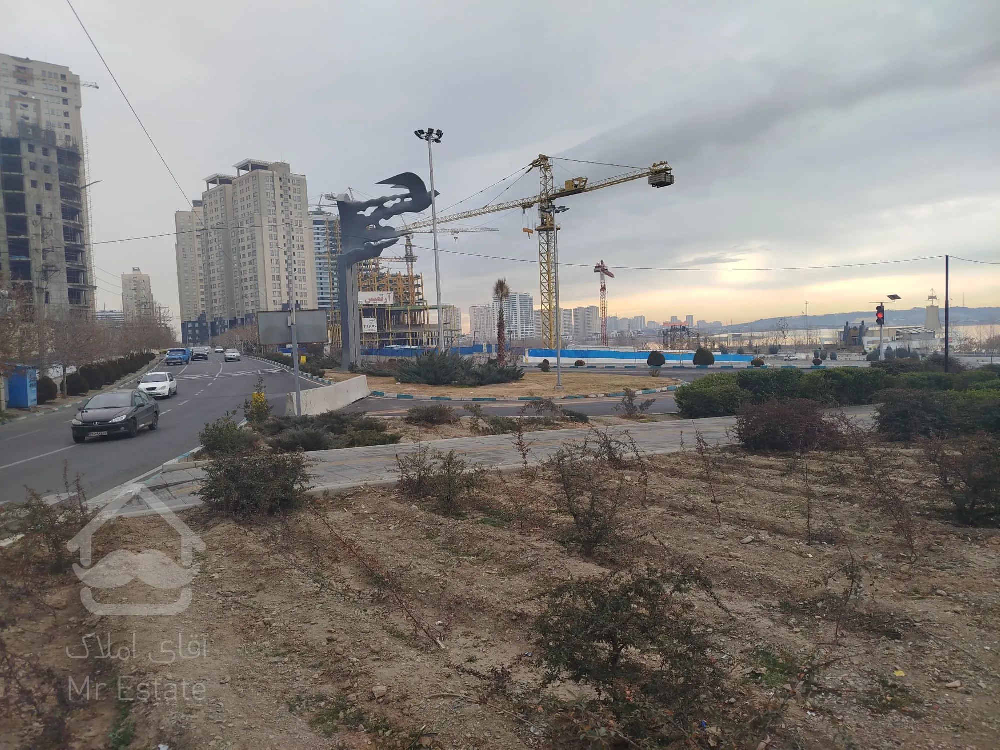 92 متری لاکچری مناسب سرمایه گذاری سند تک برگ در چیتگر