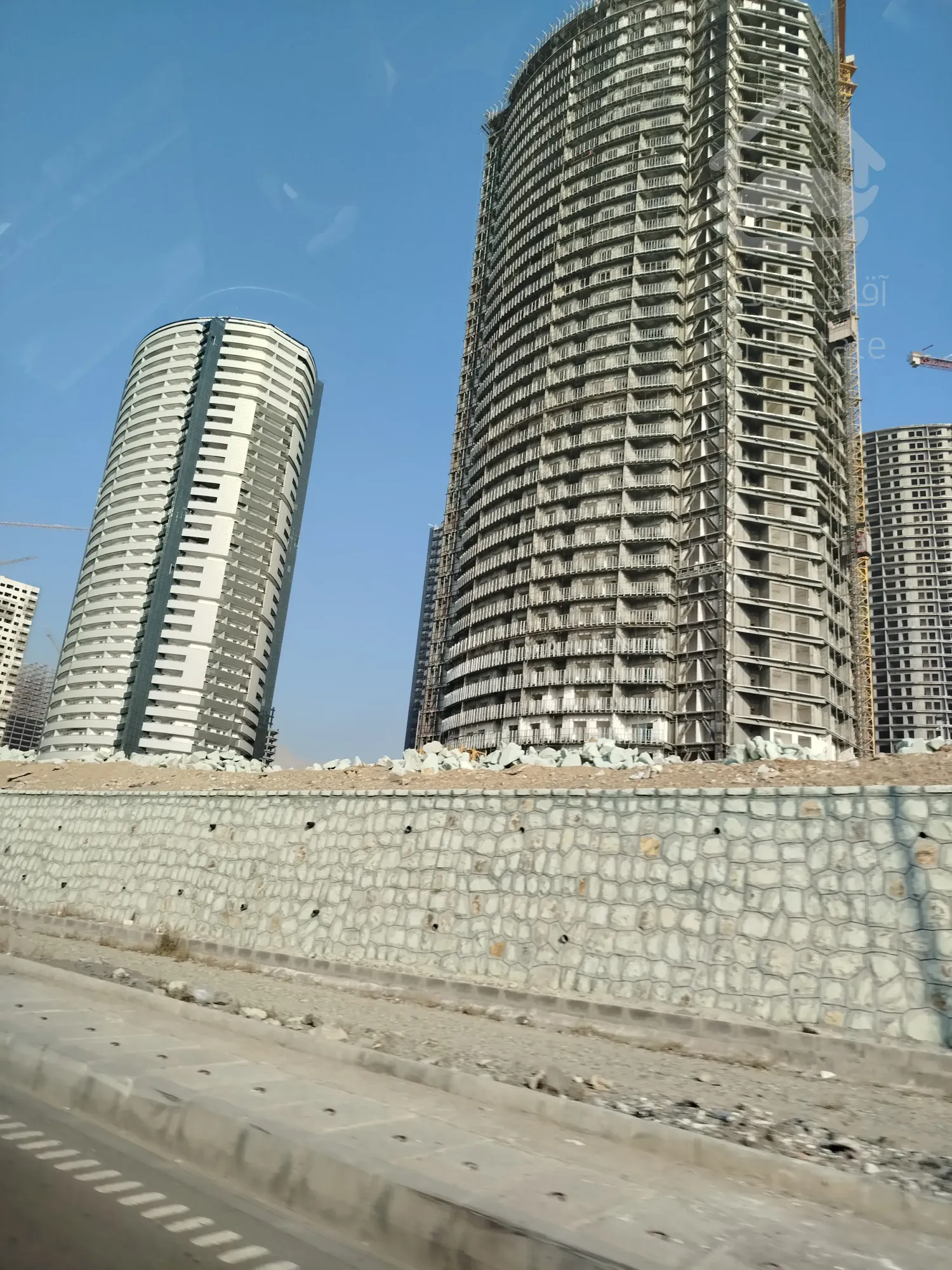 فروش واحد ۱۰۶متری منطقه ۲۲تاپ لوکیشن سنددار تک برگ