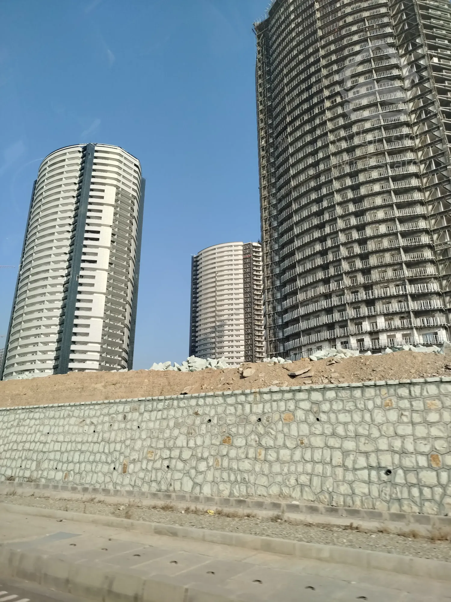 فروش واحد۱۰۶متری منطقه ۲۲ برج مجلل طراحی بی نقص