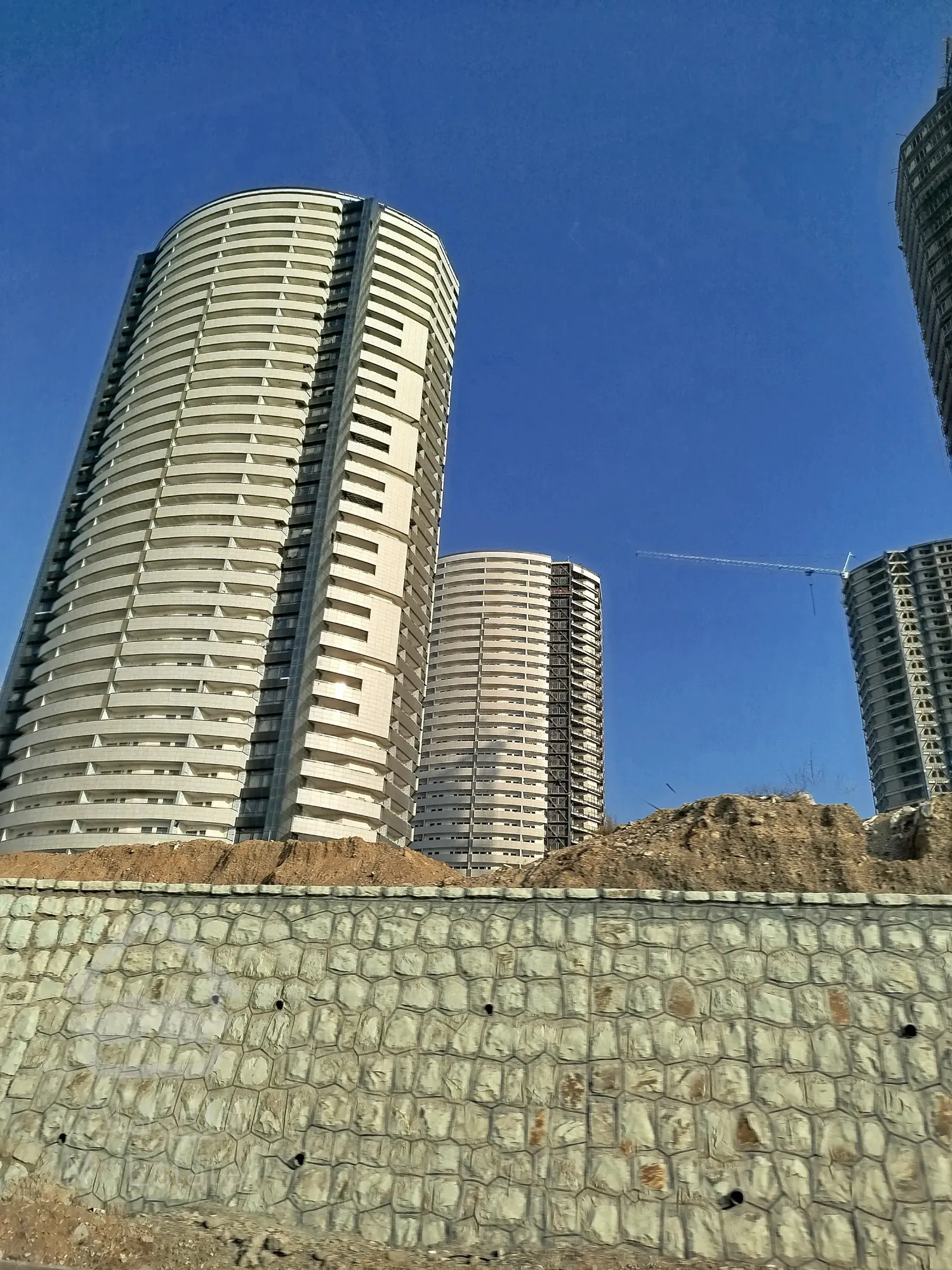 فروش واحد ۱۰۶متری منطقه ۲۲تاپ لوکیشن سنددار تک برگ