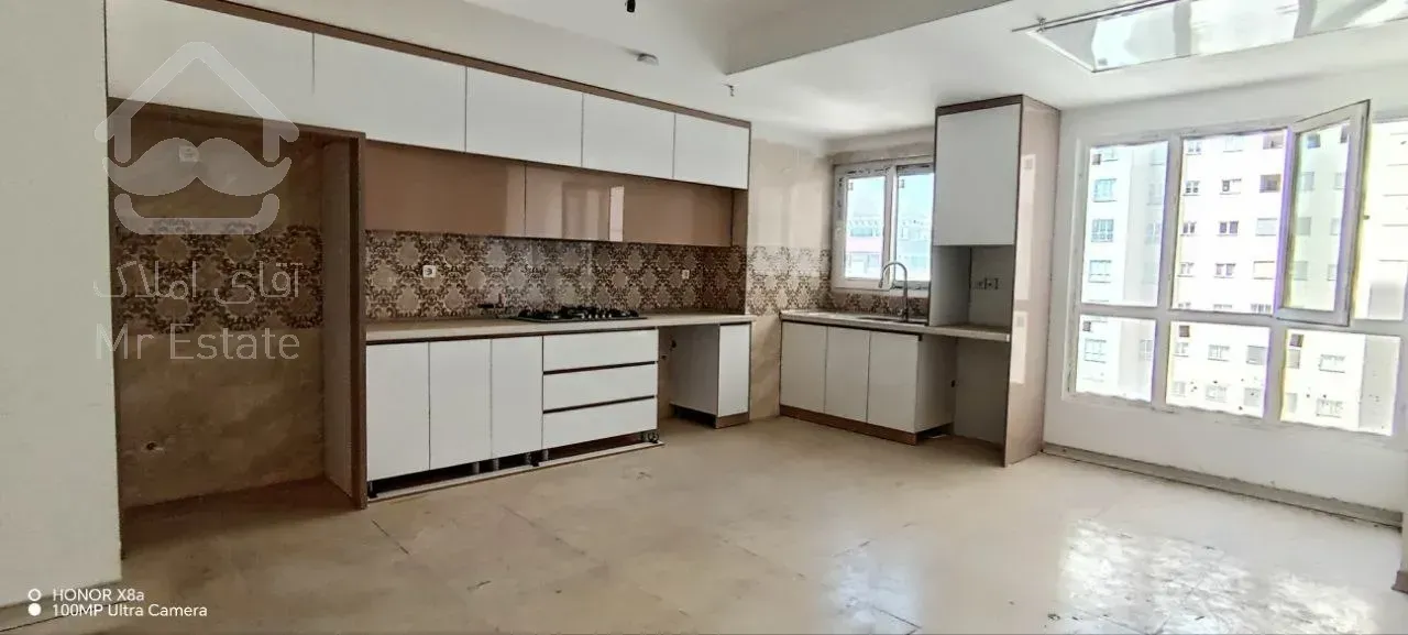 فروش آپارتمان ۱۰۲متر دو خواب غرق نور دریاچه