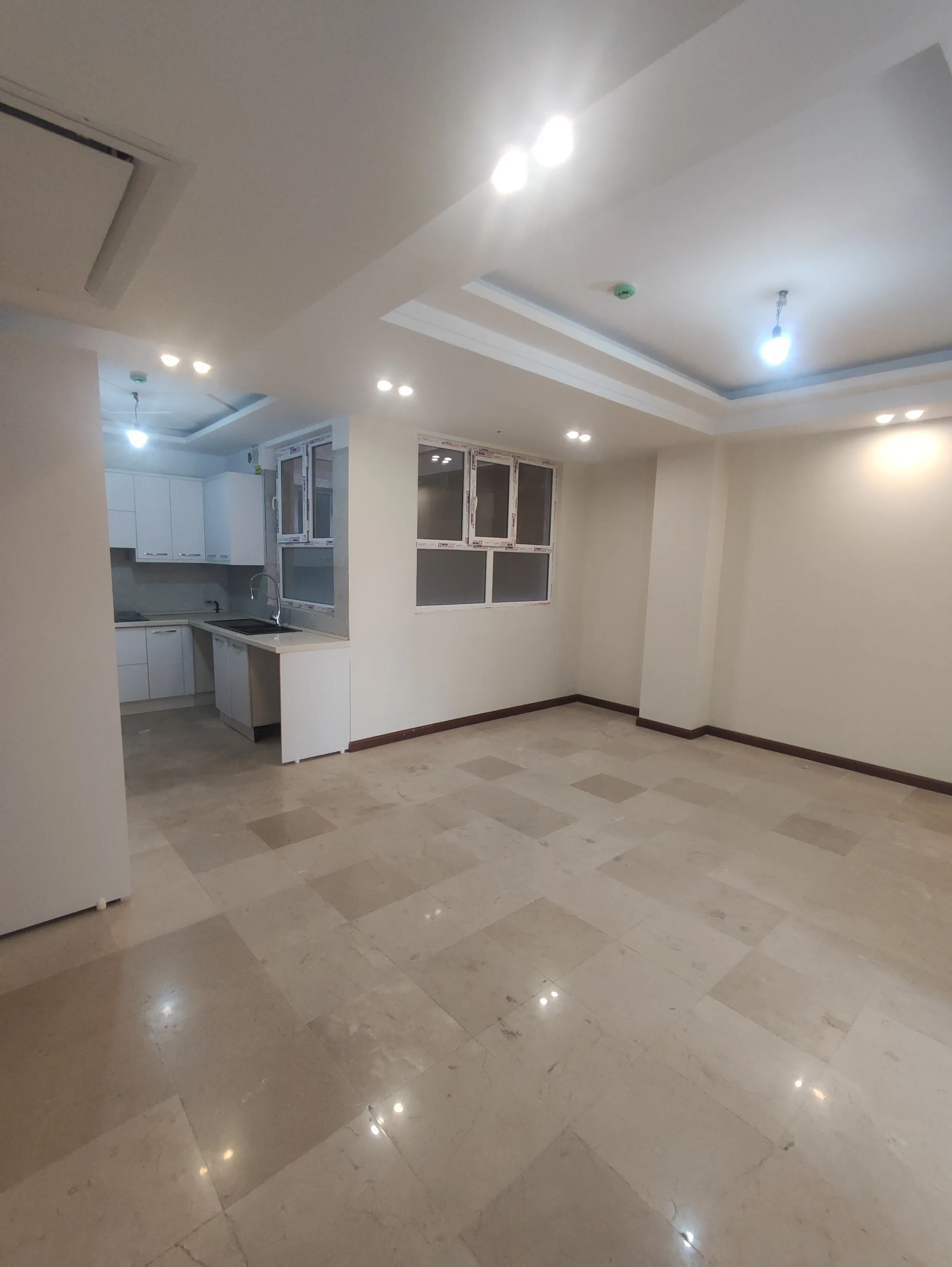 فروش آپارتمان ۸۳متری ،۲خواب درشهران