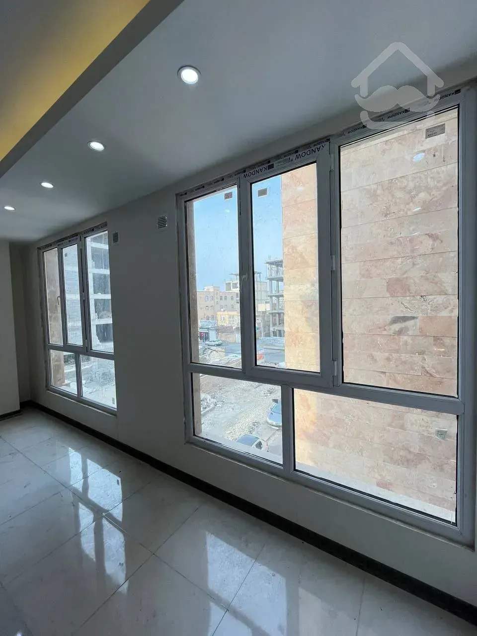 فروش آپارتمان ۹۰ متری دو خواب کلید نخورده اندیشه فاز یک