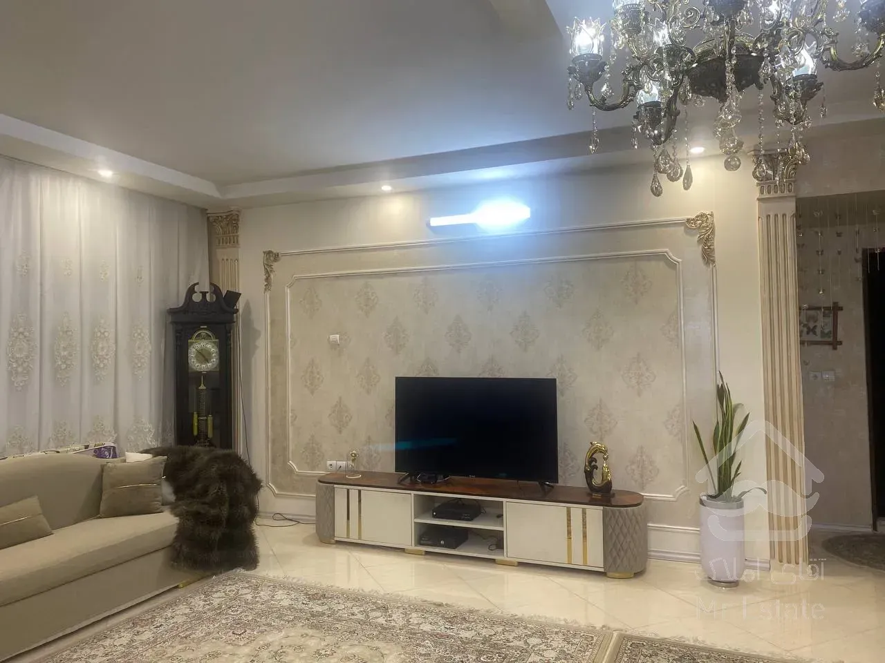 فروش آپارتمان ۱۳۰ متری در سرافرازان ۲۵