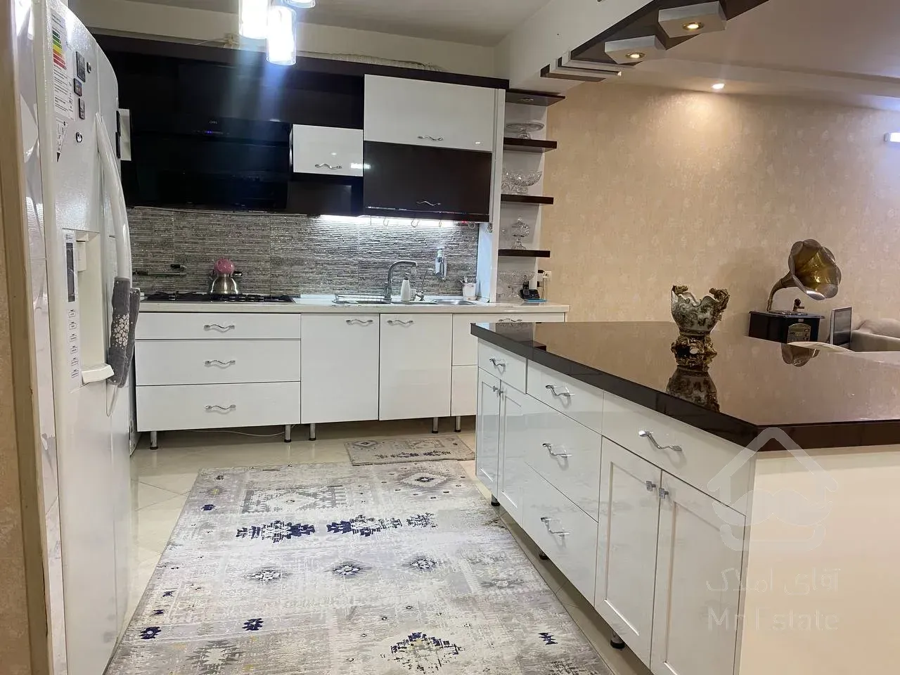 فروش آپارتمان ۱۳۰ متری در سرافرازان ۲۵