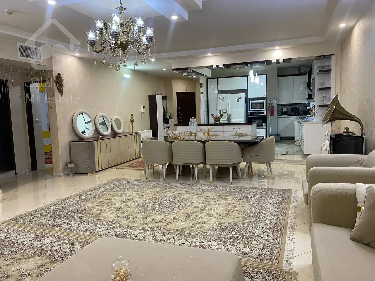 فروش آپارتمان ۱۳۰ متری در سرافرازان ۲۵