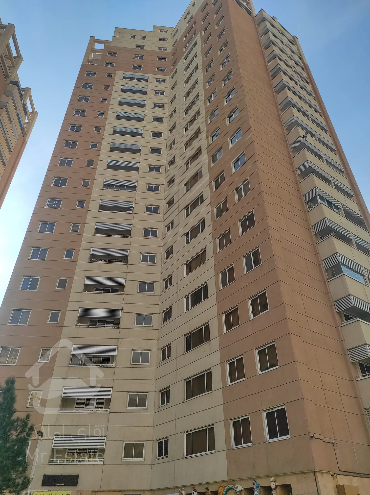 پیش‌فروش 128متری اکازیون در منطقه 22 قلب دریاچه