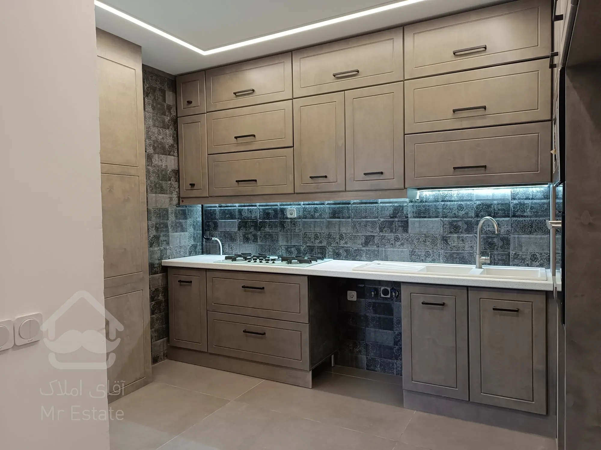 فروش آپارتمان ۱۲۵ متری بر پارک اخترکاویان