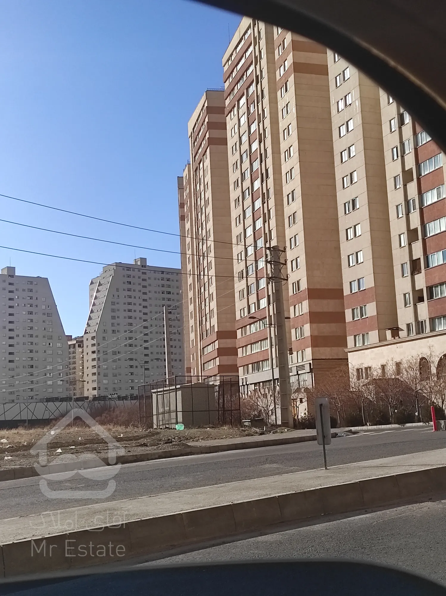 واحد 90 متری نورگیر و مدرن در منطقه 22