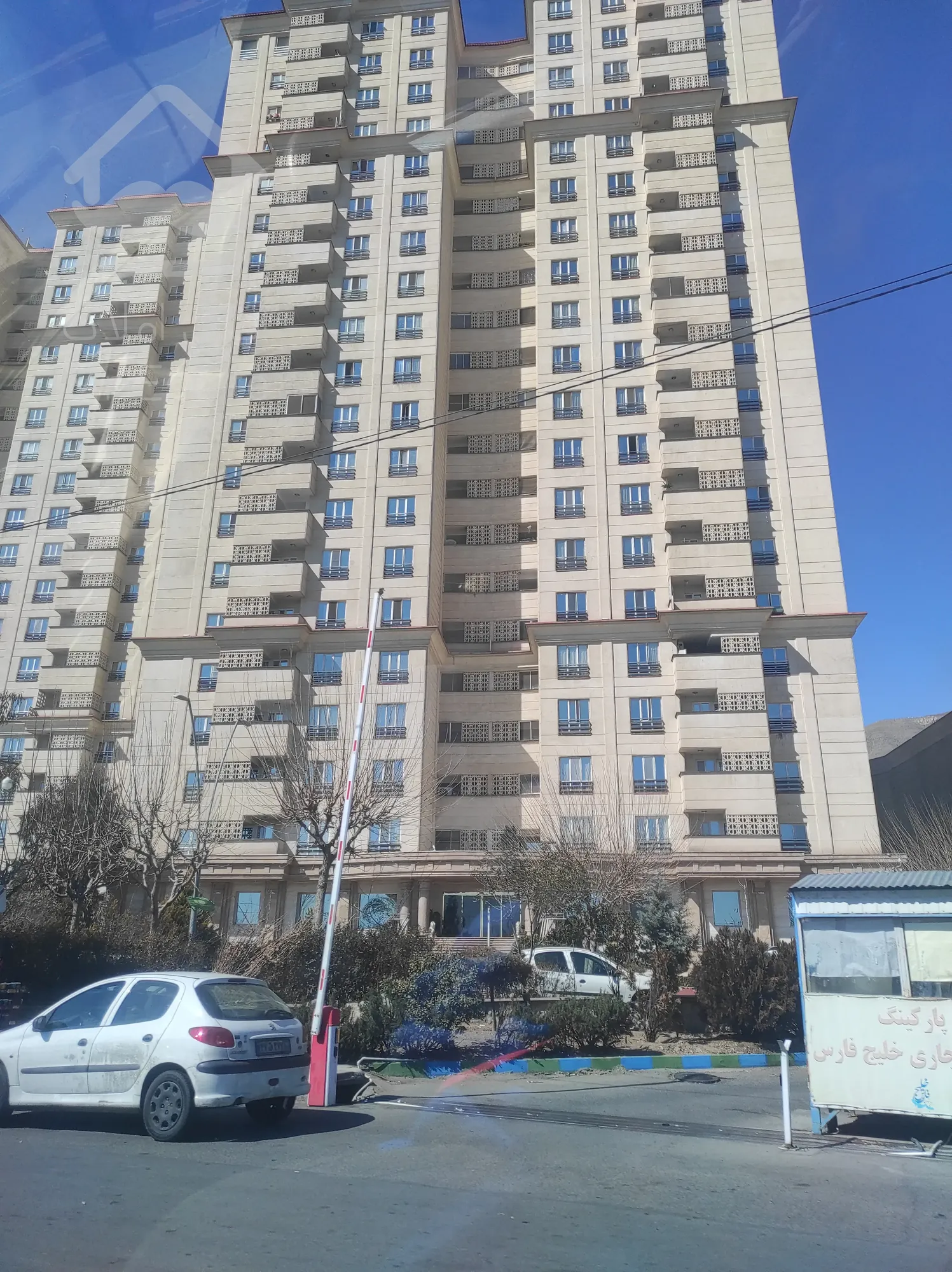 واحد ۱۲۰متری در منطقه ۲۲ فول امکانات سند تک برگ