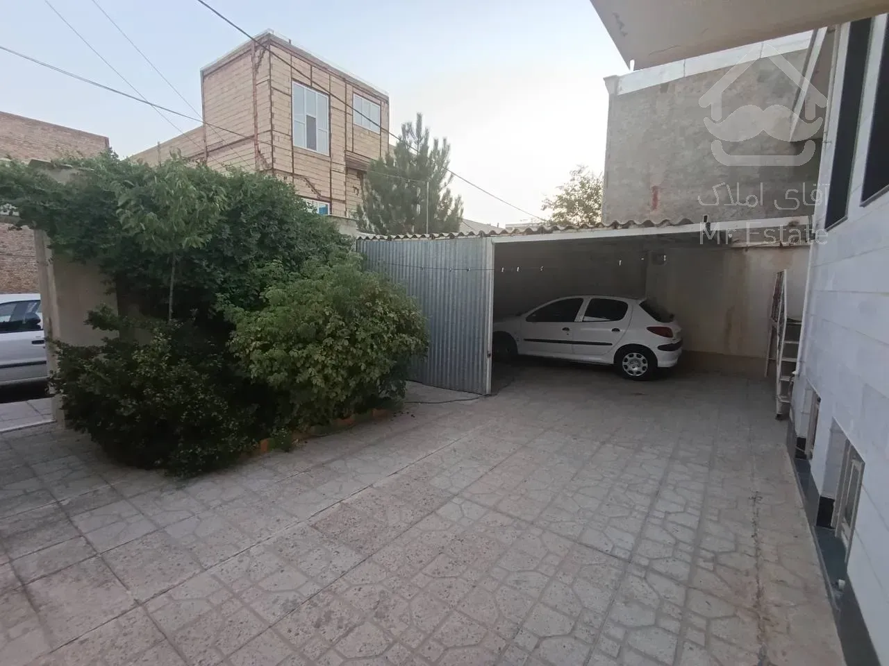 فروش فوری خانه ویلایی،کنگاورشهرک آموزگار حافظ ده