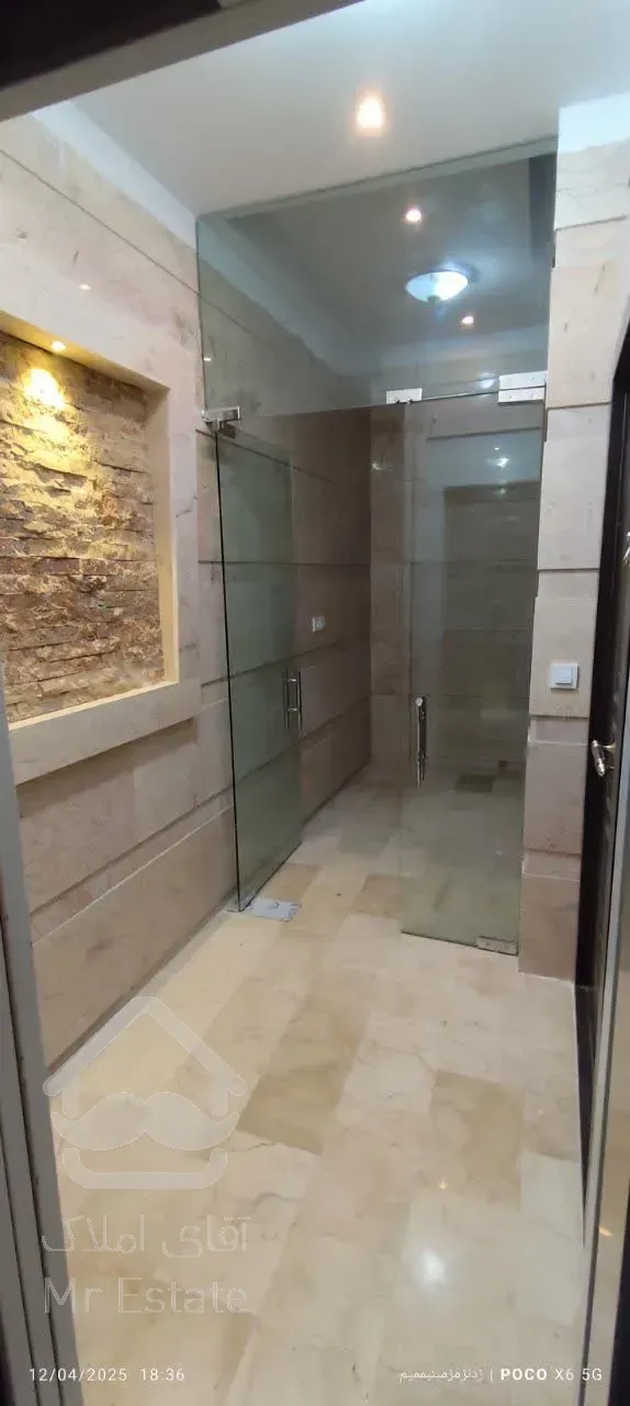 خانه در خیابان ایران