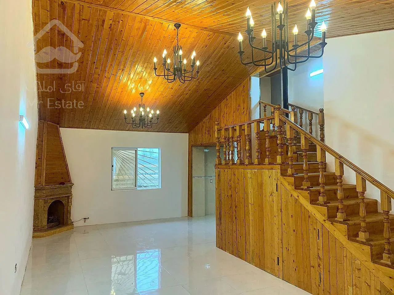 ویلا نیم‌پیلوت مدرن