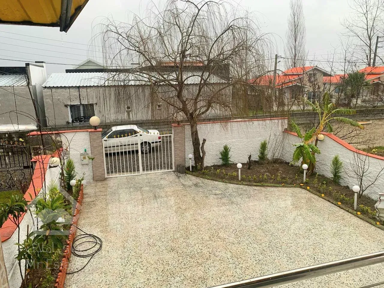 ویلا نیم‌پیلوت مدرن