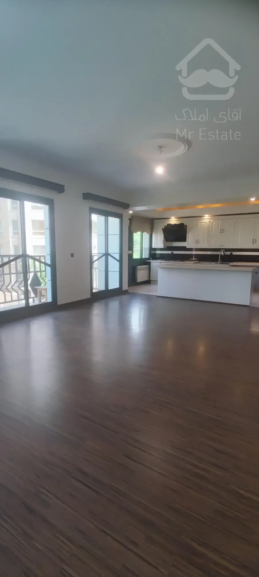 آپارتمان ۲۳۰ متری فول مشاعات در نیاوران