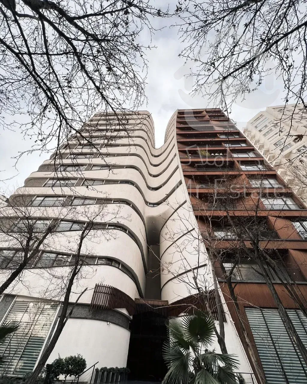 ۱۰۵ متر سند اداری نیاوران، مجتمع برند ، نوساز و مدرن