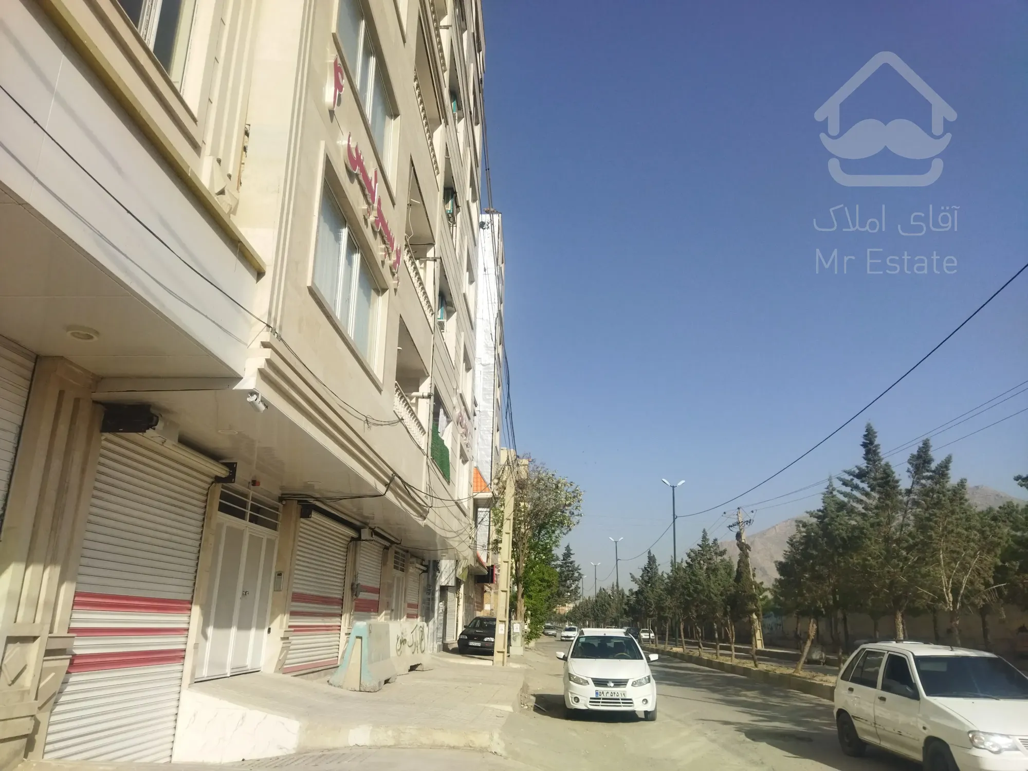 آپارتمان خشک بر بلوار اصلی شهرک جهاد