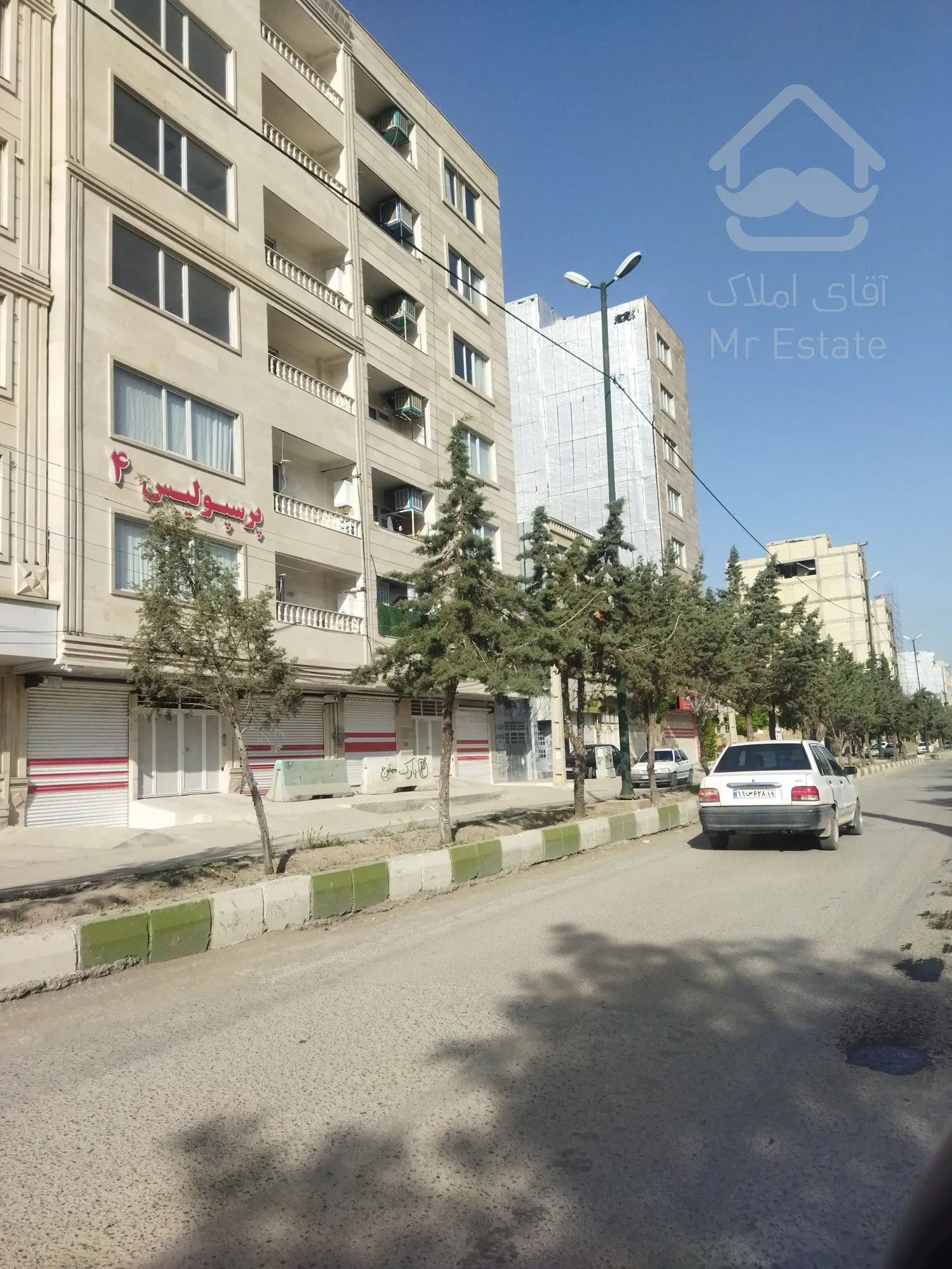 آپارتمان خشک بر بلوار اصلی شهرک جهاد