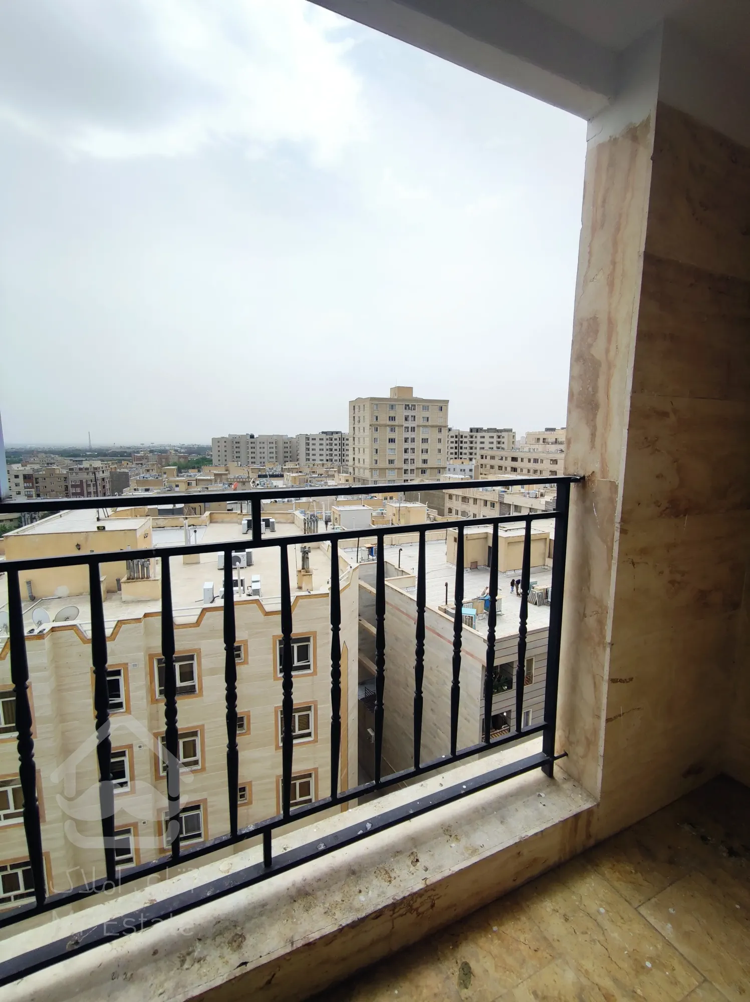 فروش آپارتمان ۸۰متری ۲خواب خطی رو به آفتاب در ارم