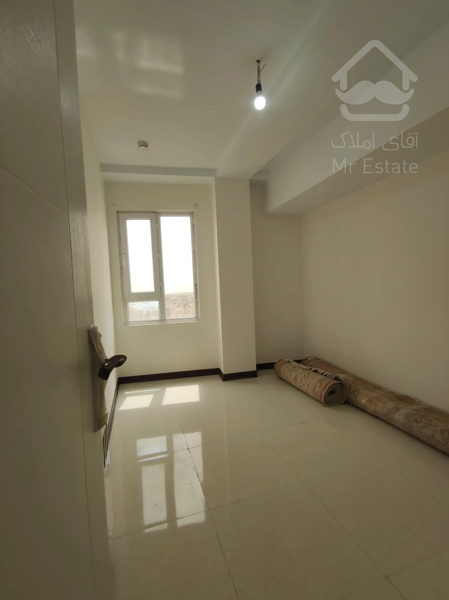 فروش آپارتمان ۸۰متری ۲خواب خطی رو به آفتاب در ارم