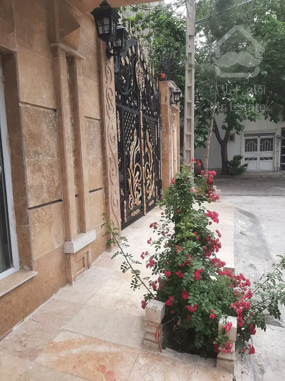 رهن و اجاره یک واحد آپارتمان ۲ خواب ۱۲۰ متری در لادن