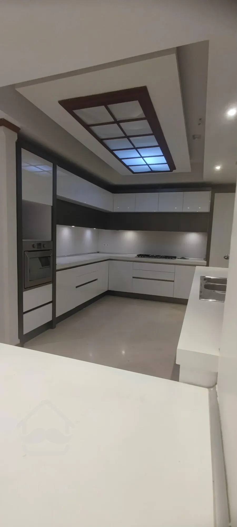 اجاره آپارتمان ۲۲۰ متر در بهترین لوکیشن فرمانیه