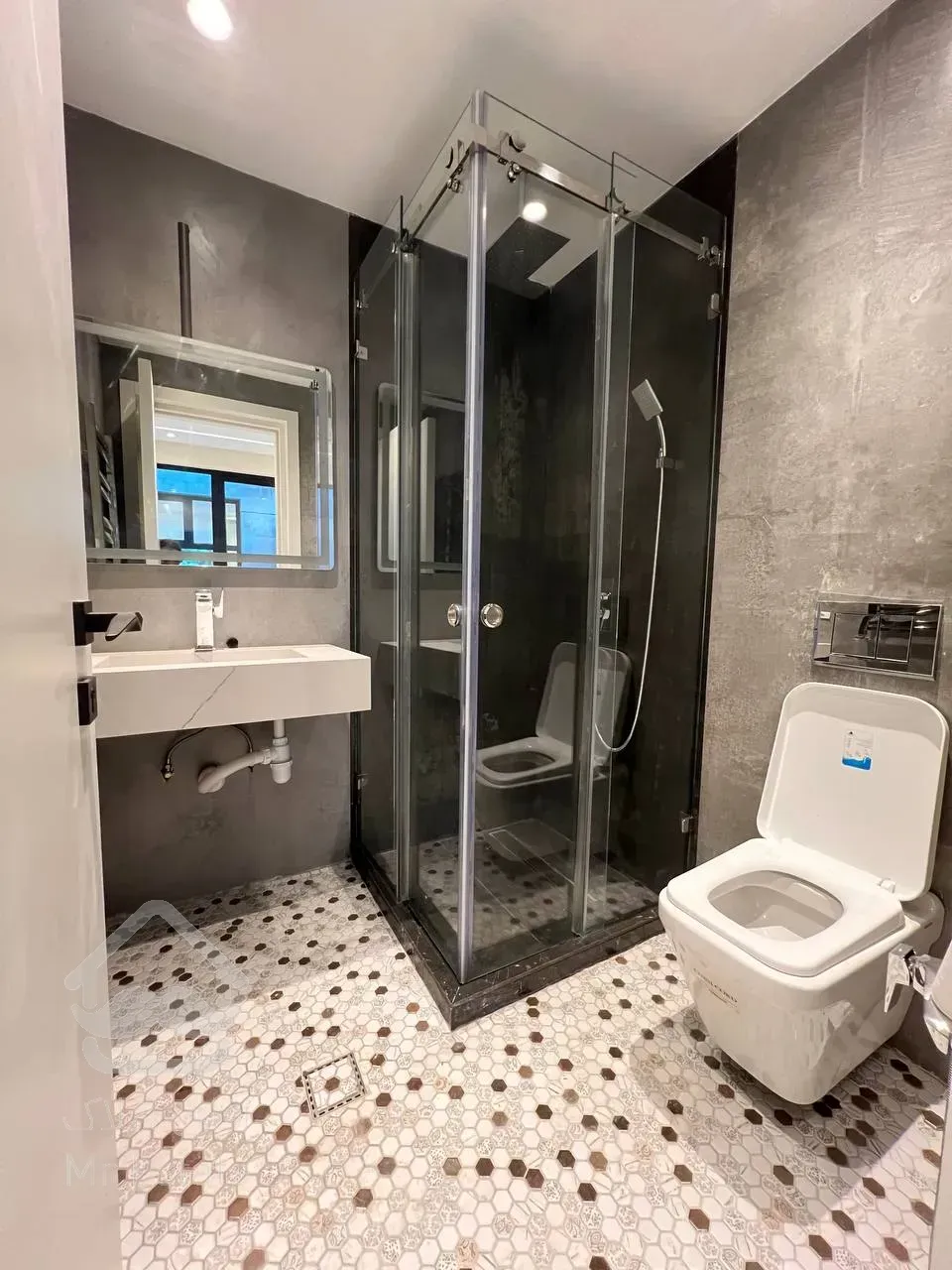 فروش آپارتمان ۱۴۵ متر دیباجی سوپر لاکچری