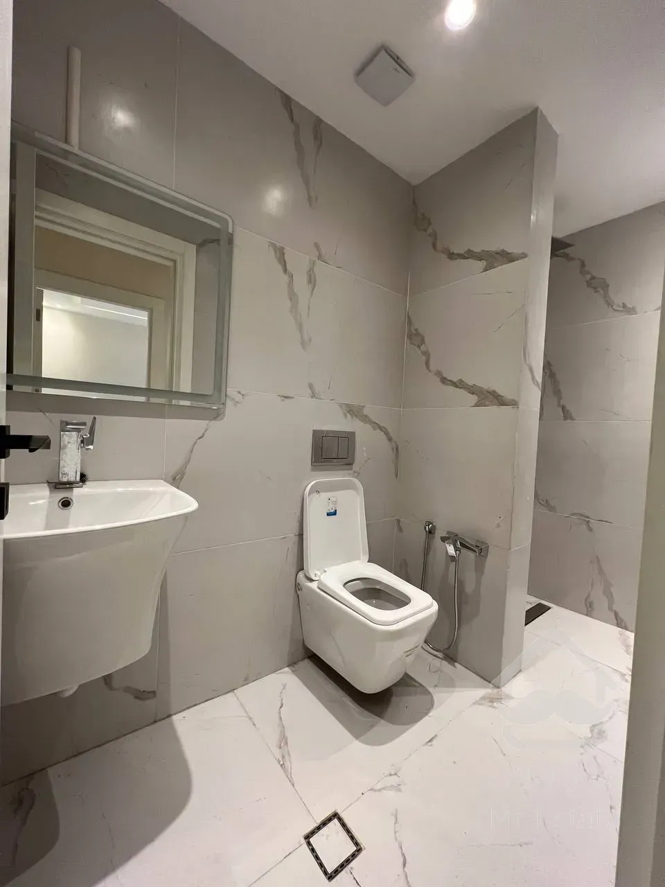 فروش آپارتمان ۱۴۵ متر دیباجی سوپر لاکچری