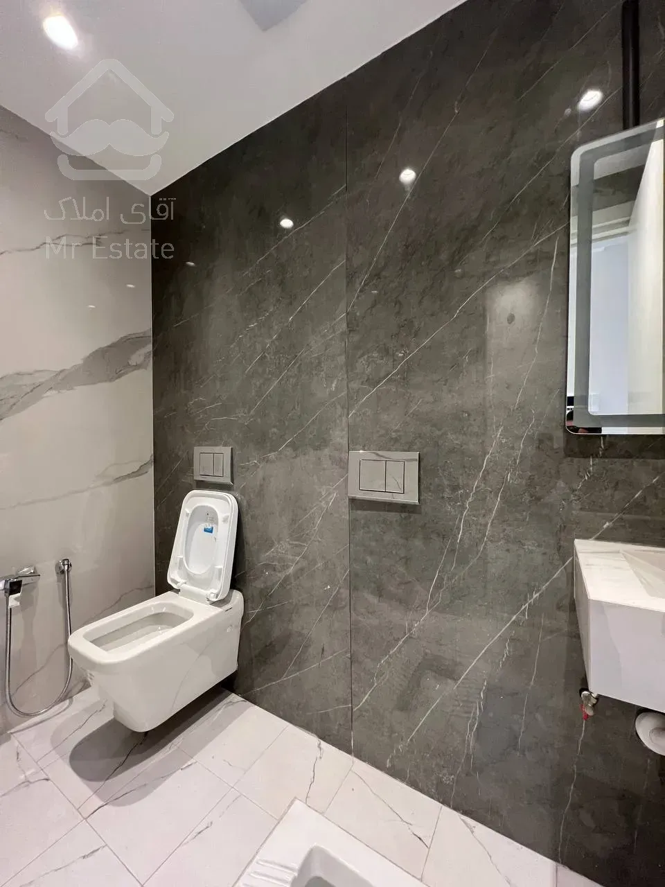 فروش آپارتمان ۱۴۵ متر دیباجی سوپر لاکچری