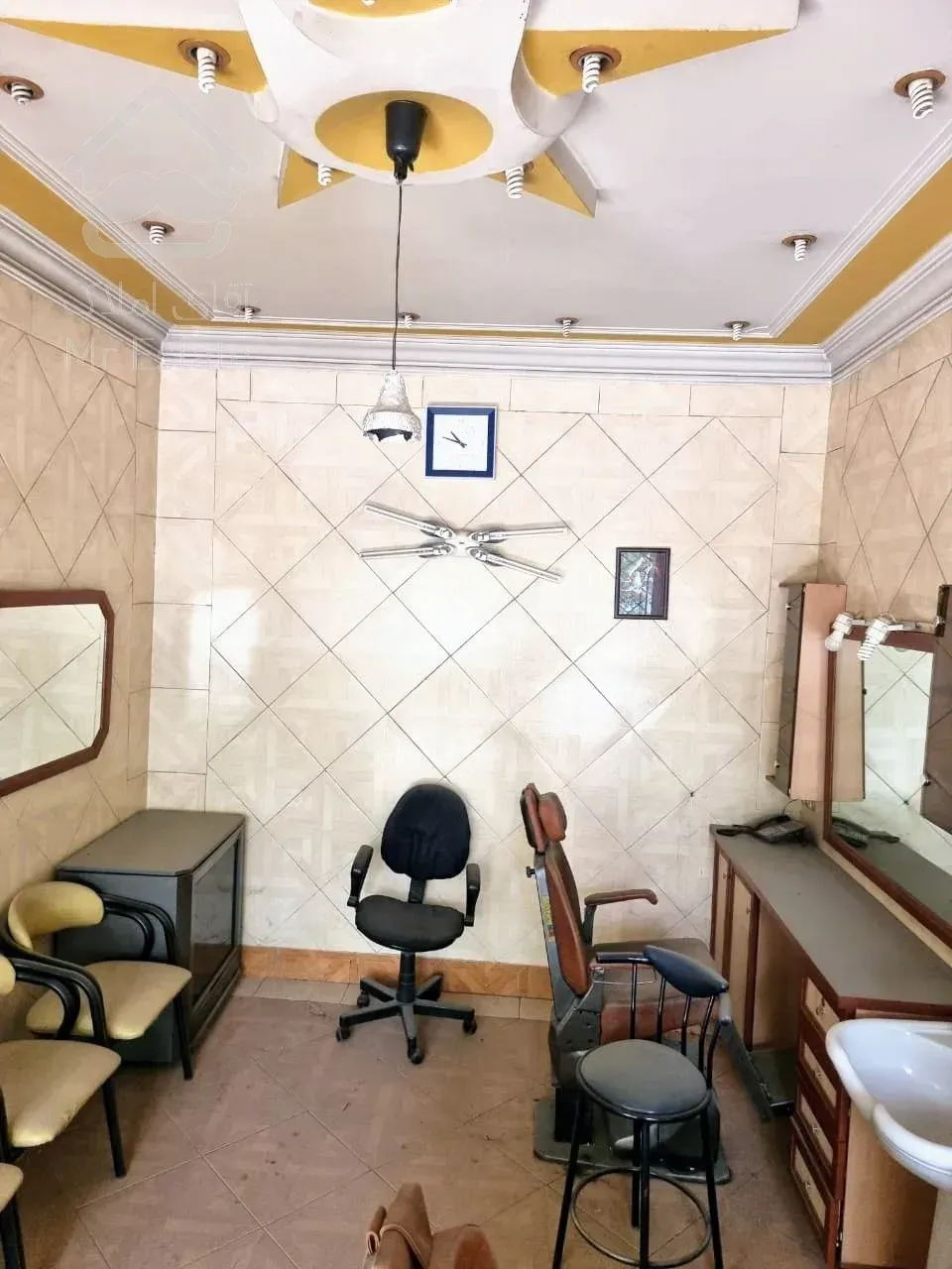 فروش مغازه ۱۵متری خیابان رودباری با سرقفلی