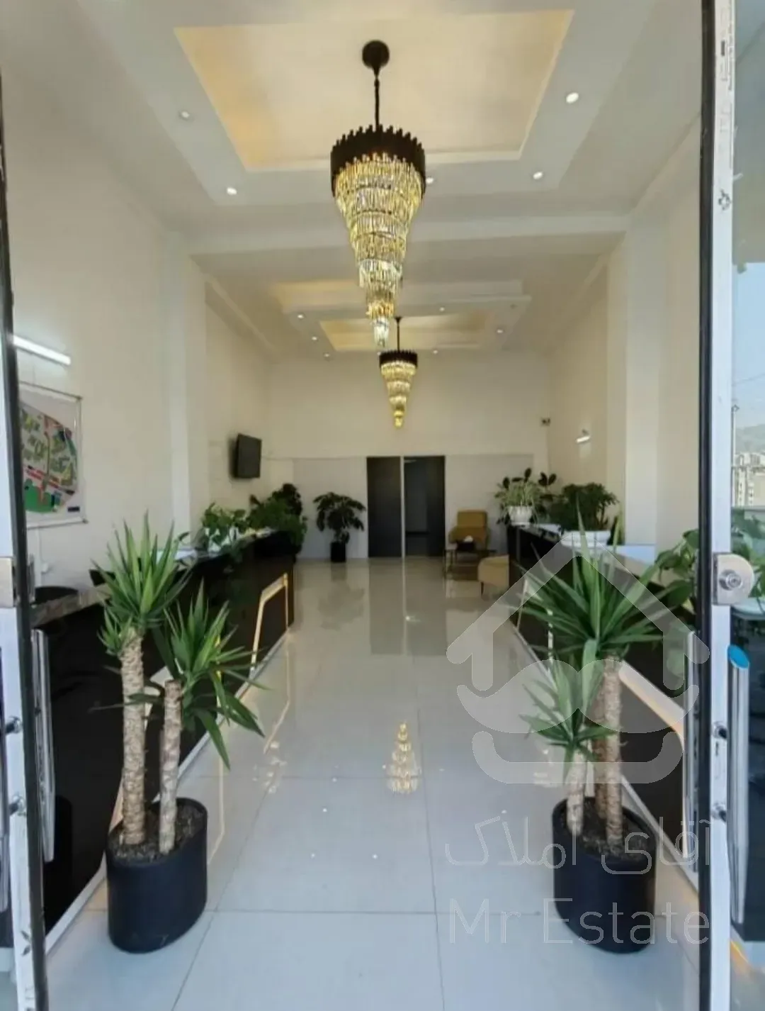 رهن و اجاره مغازه تجاری ۹۰ متری فوری