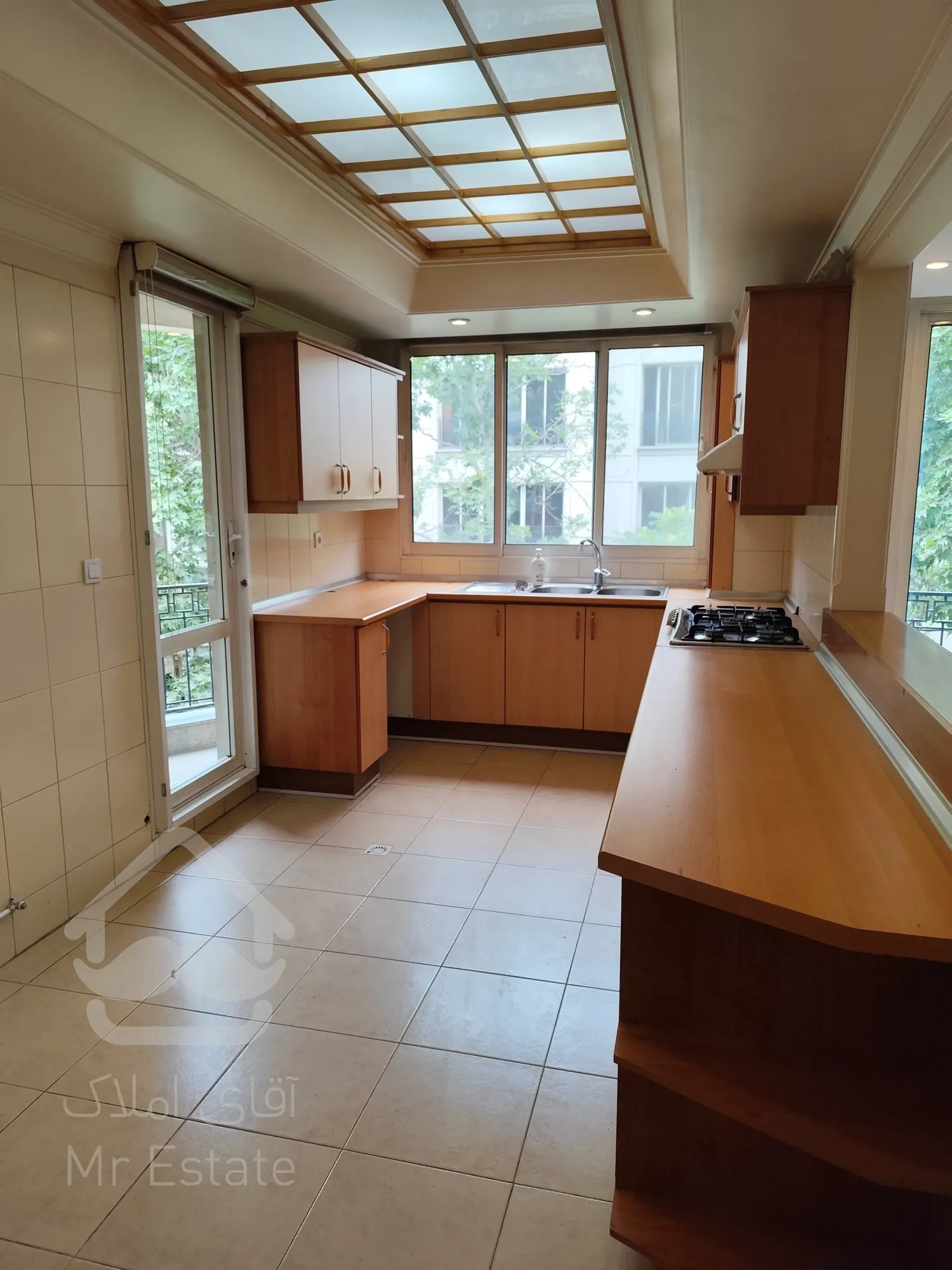 خرید آپارتمان ۱۴۰ متری در کامرانیه