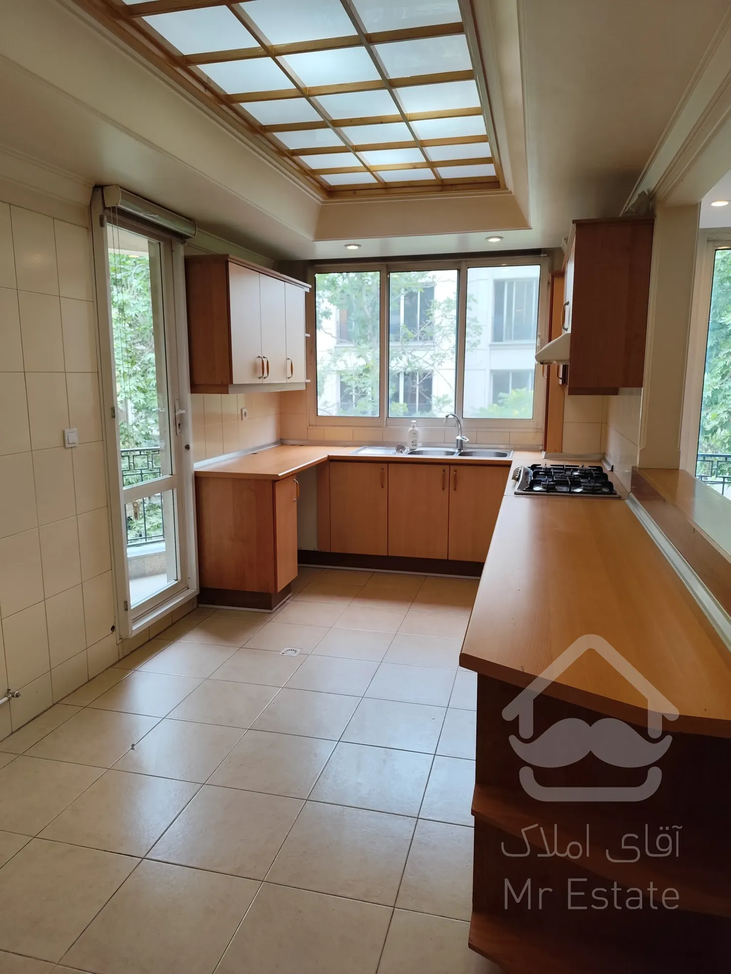 خرید آپارتمان 140 متری در بهترین لوکیشن فرمانیه