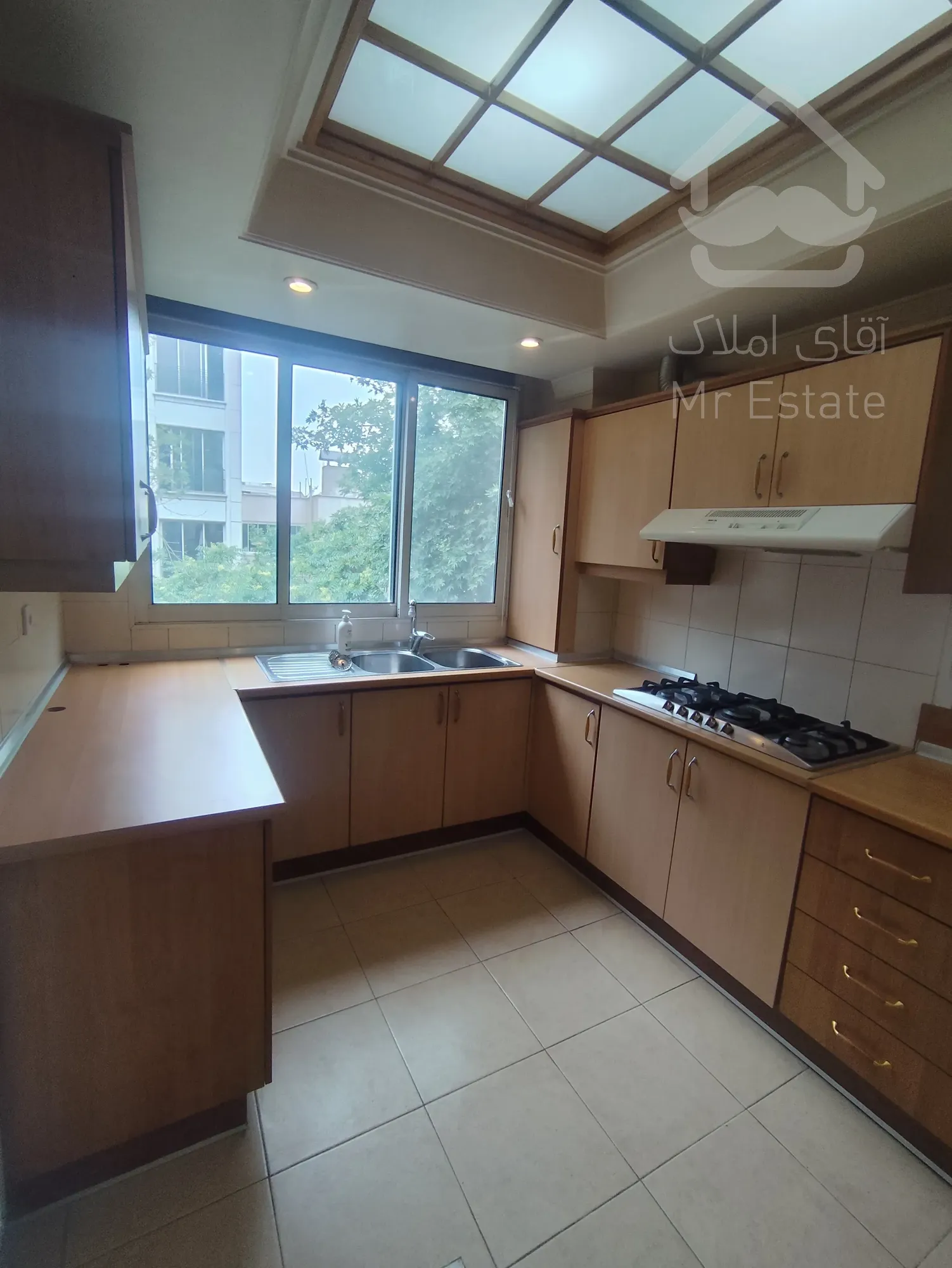 خرید آپارتمان ۱۴۰ متری در کامرانیه