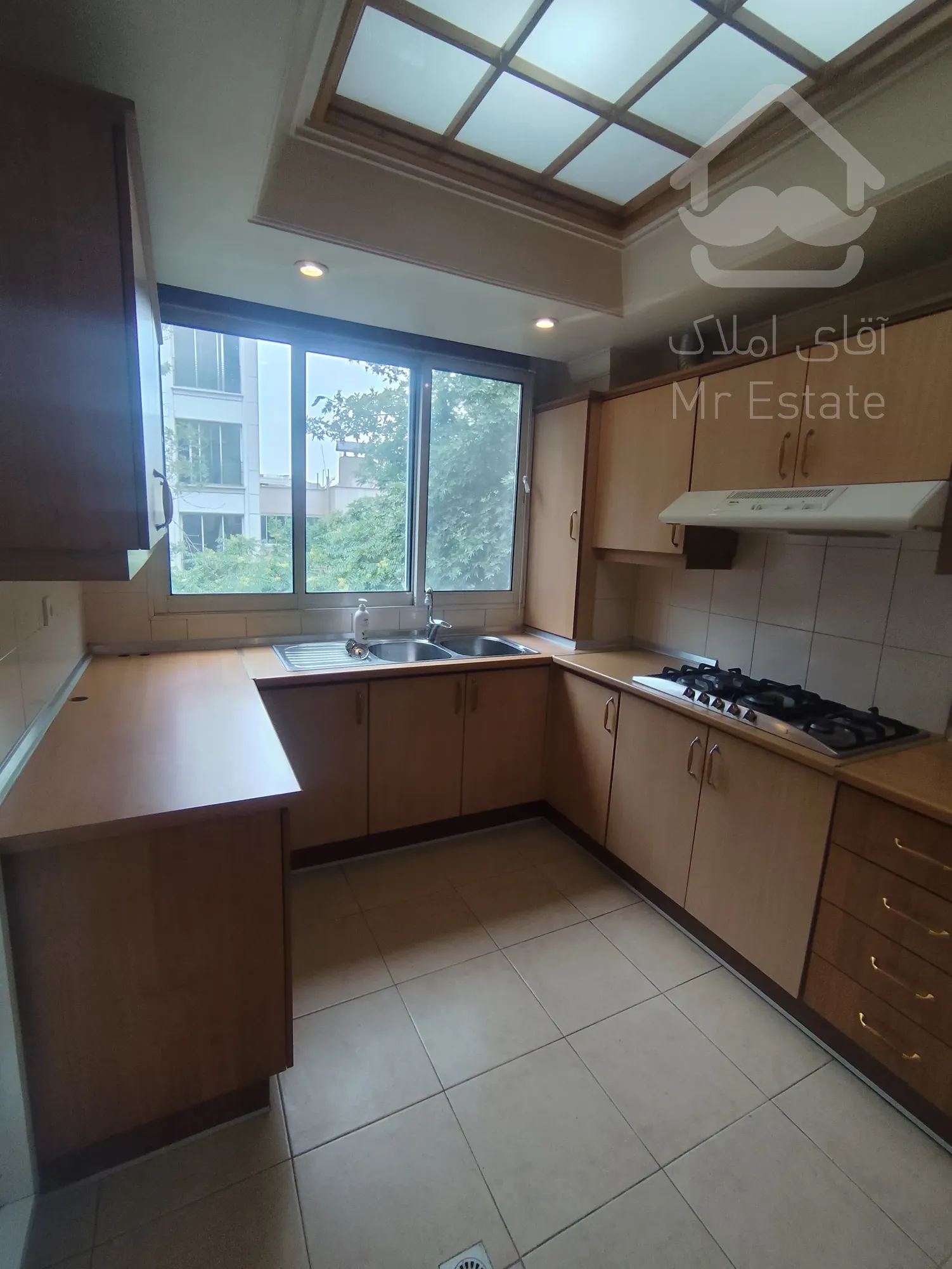 خرید آپارتمان 140 متری در بهترین لوکیشن فرمانیه