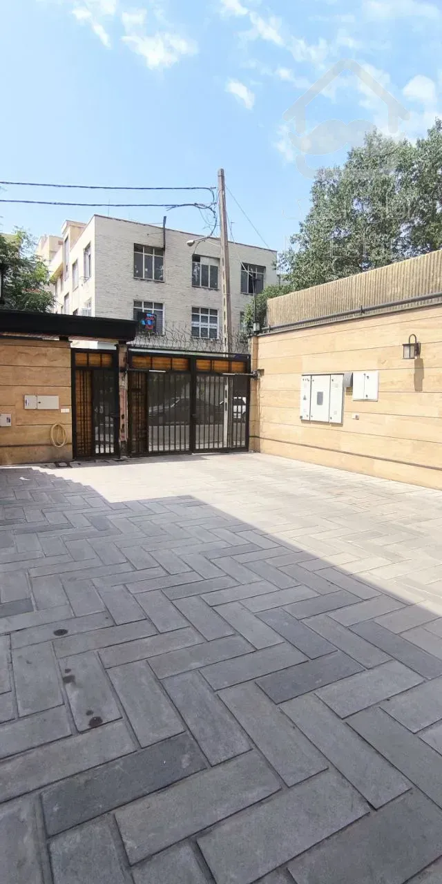 خاوران ۹۵ متر کلید نخورده، نورگیر دو طرفه داکت اسپلیت