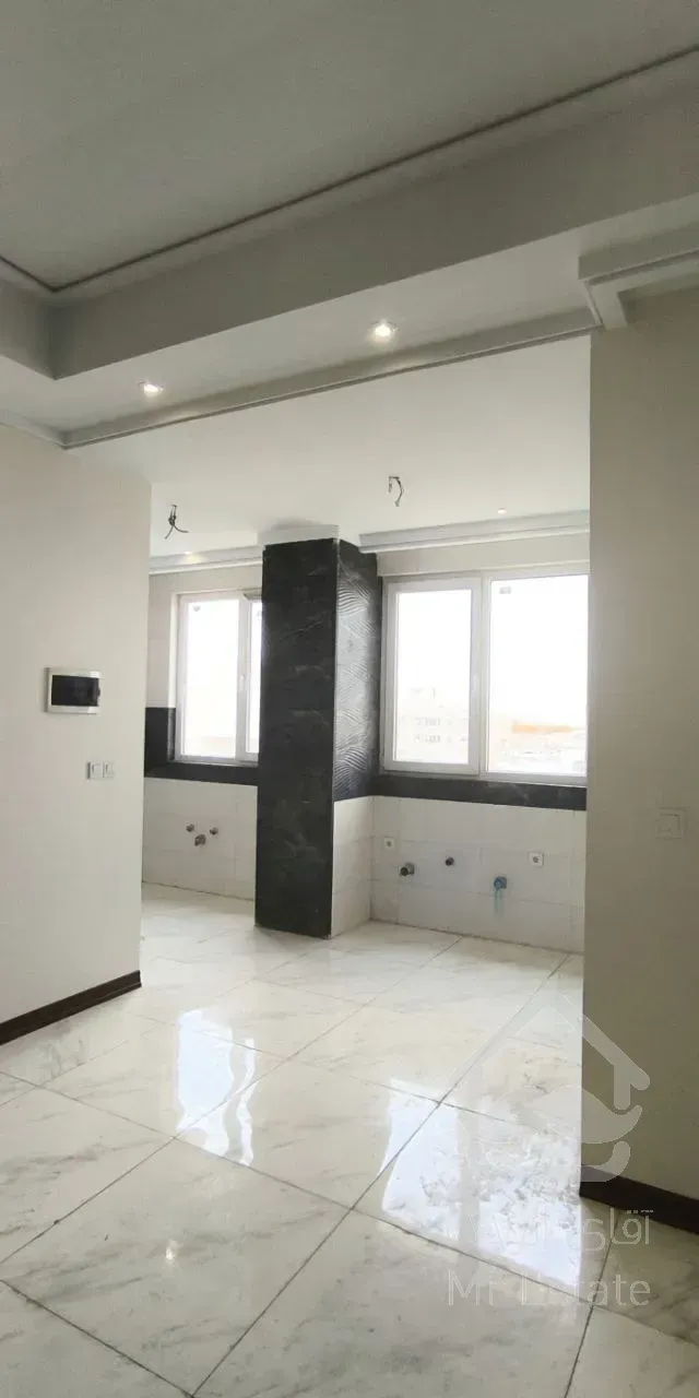 خاوران ۹۵ متر کلید نخورده، نورگیر دو طرفه داکت اسپلیت