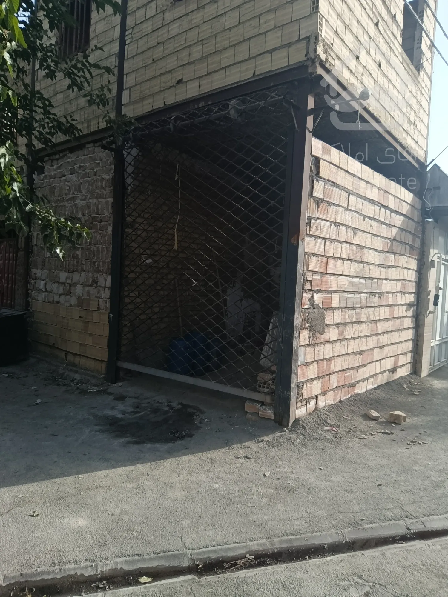 یک باب مغازه بالوکیشن عالی