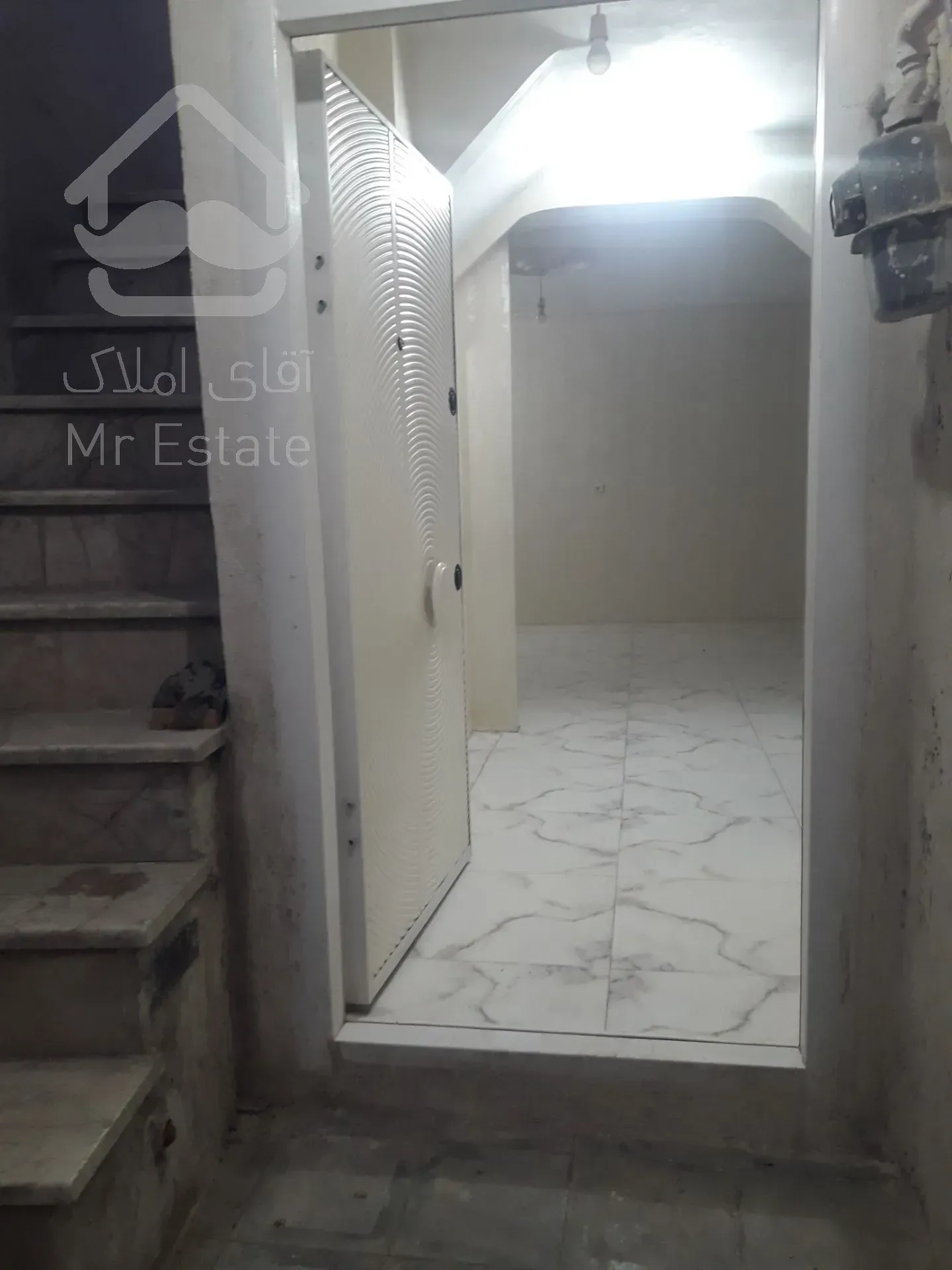 فروش ویلایی دو طبقه فول امکانات بازسازی در هدایت مشهد