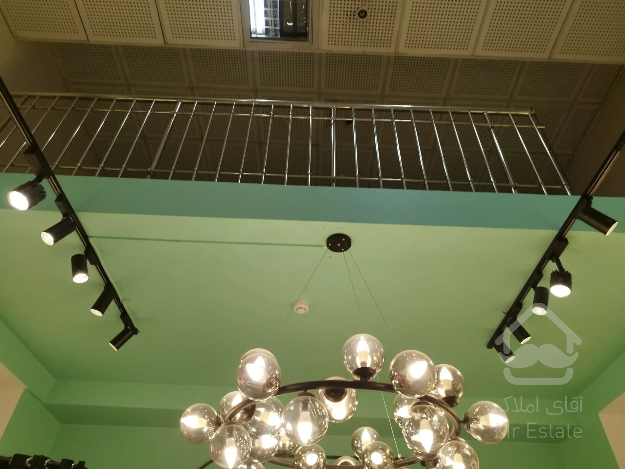 مغازه 30 متری در پاساژ همکف