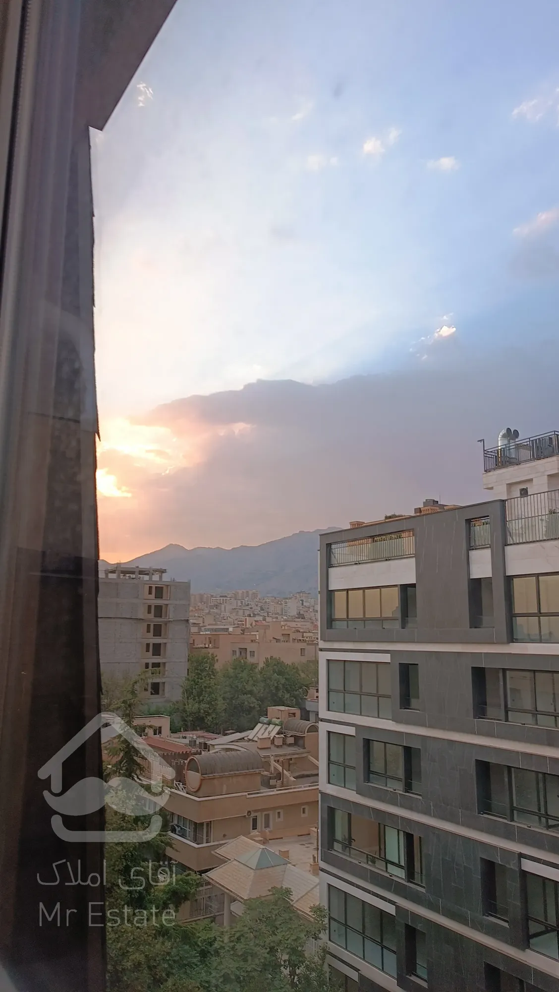 140متر آپارتمان ساقدوش