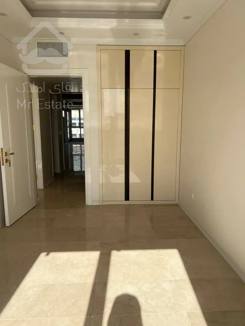 ۱۲۰ متر فول امکانات رو به آفتاب در بلوار فردوس