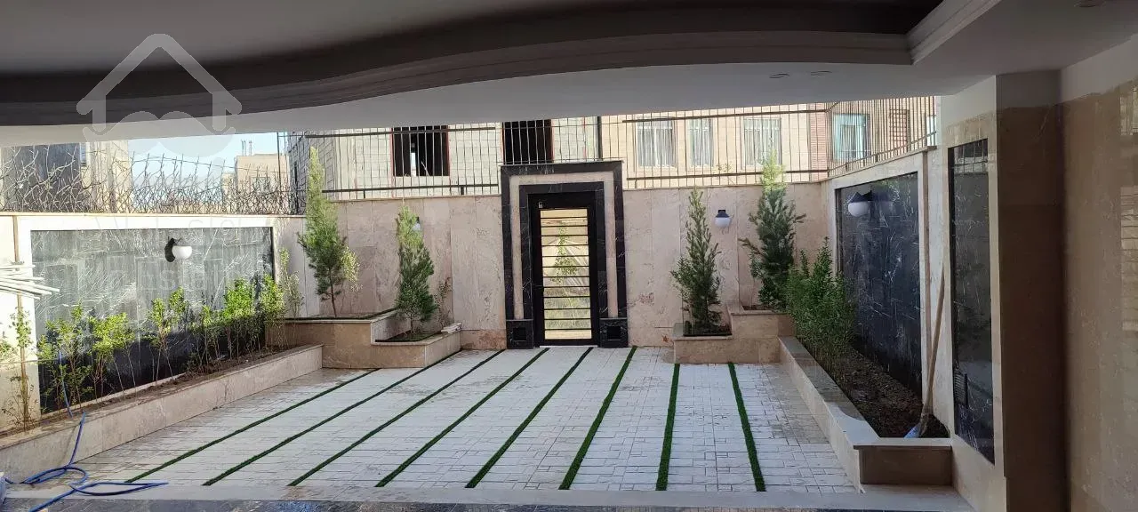 ویلایی نو ساز واقع در فاز 5