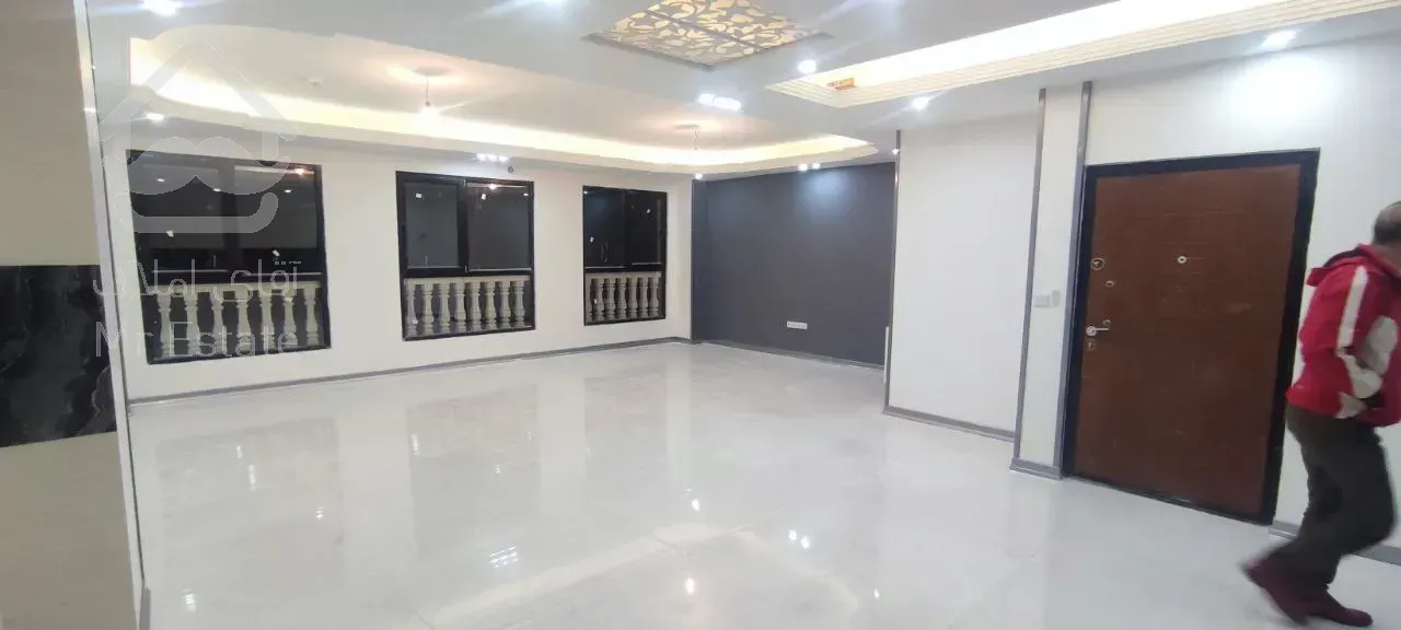 ویلایی نو ساز واقع در فاز 5