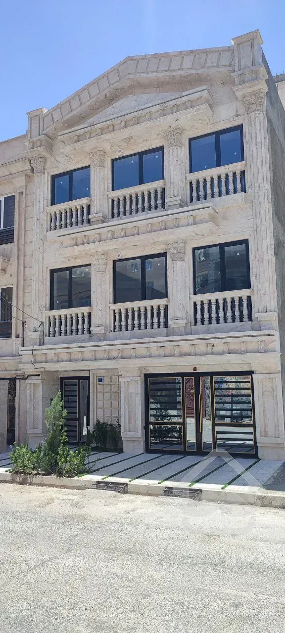 ویلایی نو ساز واقع در فاز 5